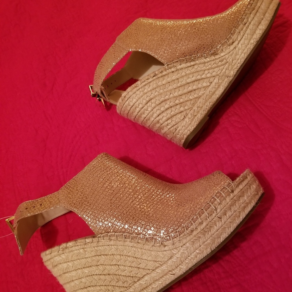 Kenneth Cole Gold Espadrilles with Woven Sole 9.5